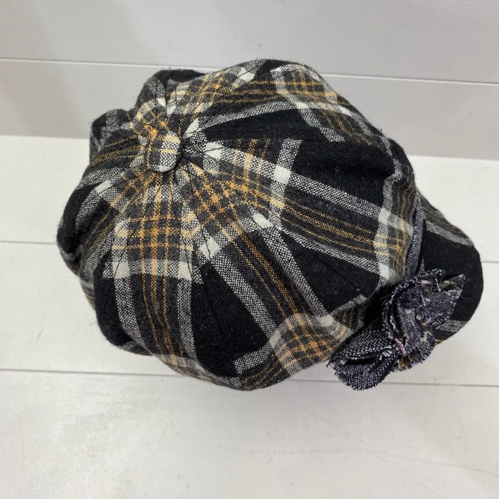 Y2K Trixie Plaid Newsboy Hat Womens Flower Accent Black Tan Wool Blend Mall Brat